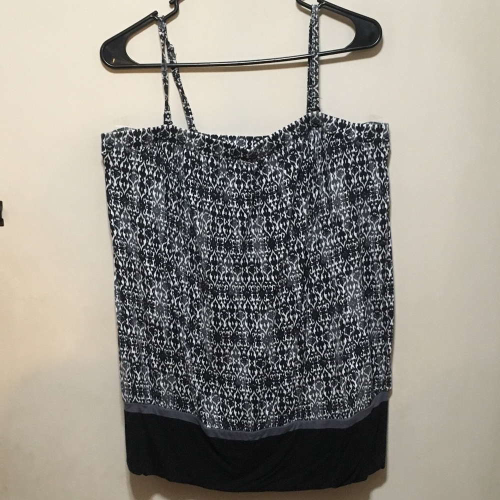 Lane Bryant size 14/16 top with removable straps